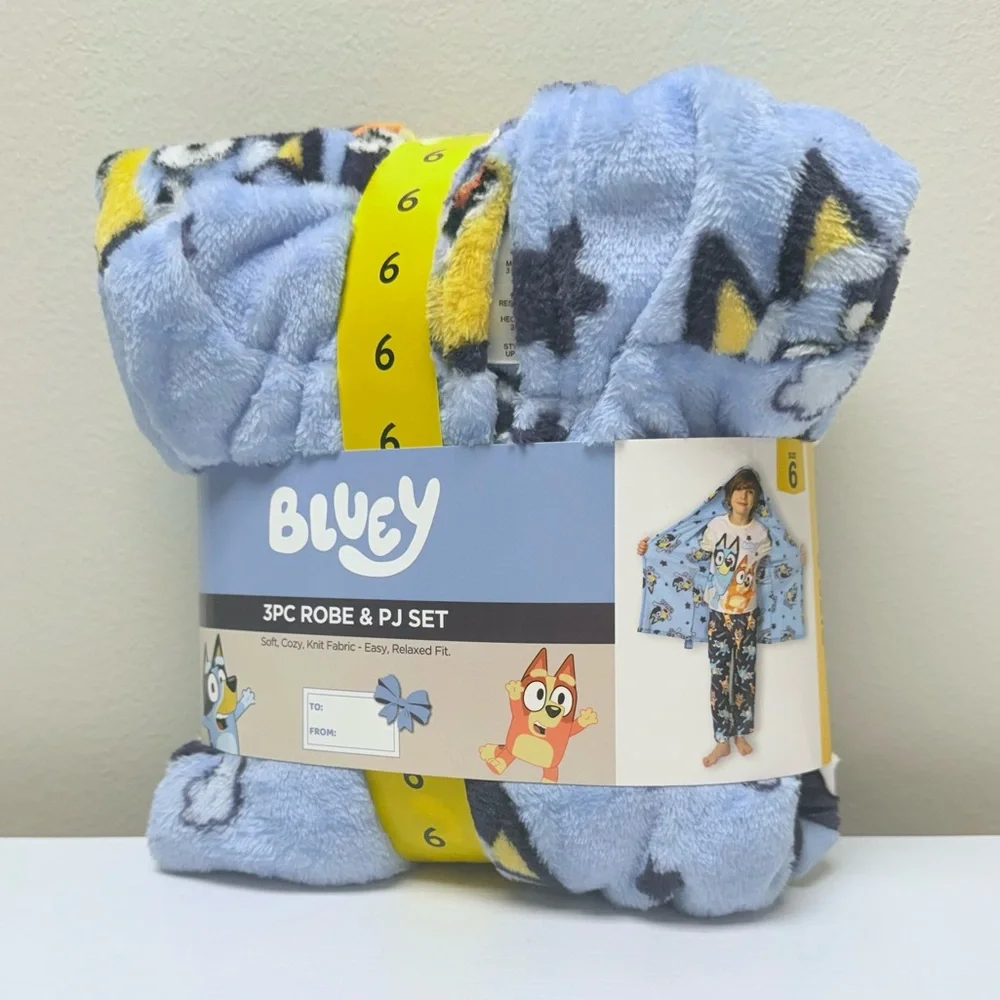 New! Member’s Mark Boys 3-Piece Bluey Hooded Robe and Pajama Set - size 6